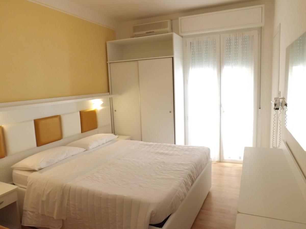 Hotel Gioiosa Cesenatico Ngoại thất bức ảnh